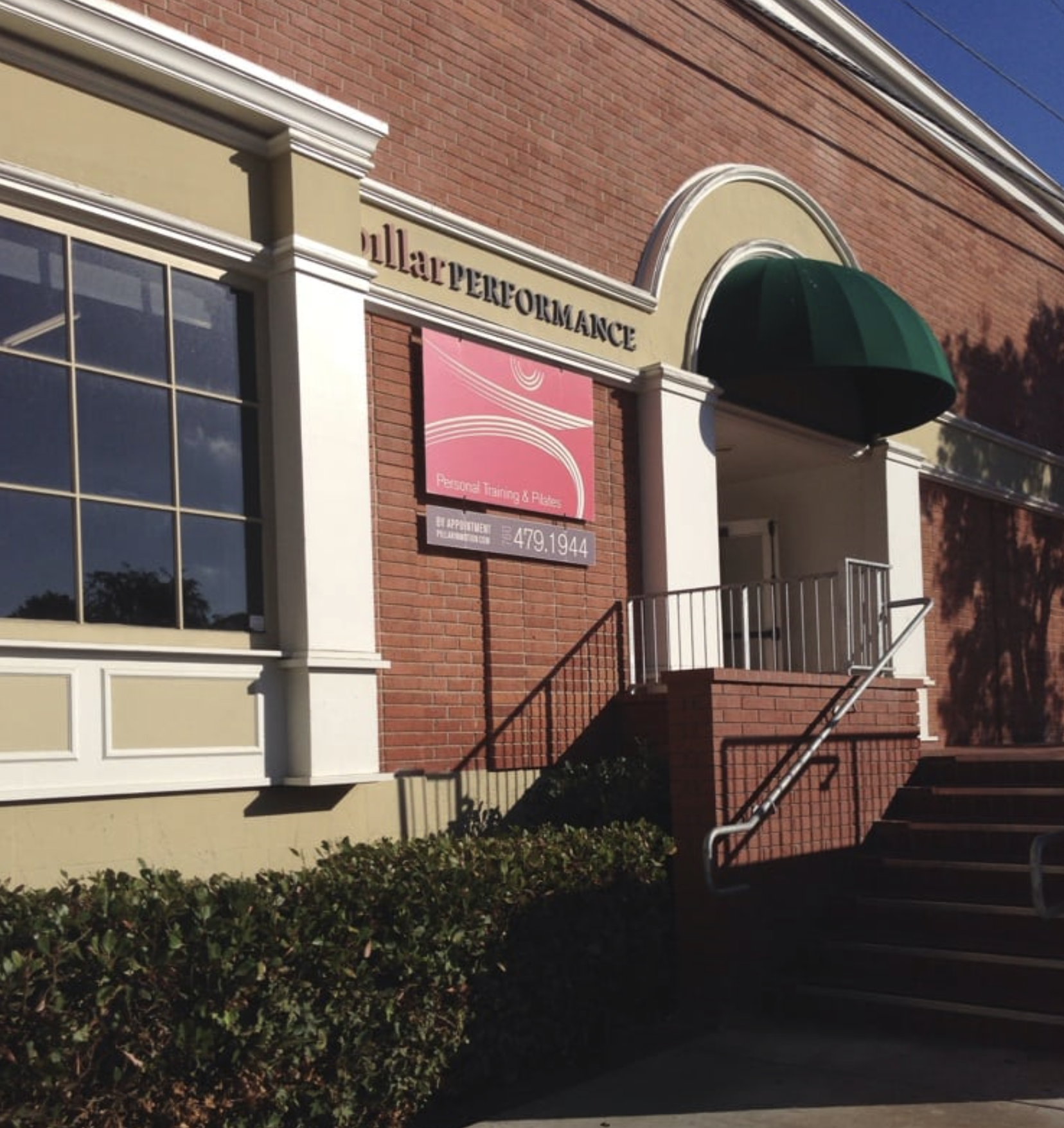 Exterior entrance of the pillarPERFORMANCE studio in Carlsbad California
